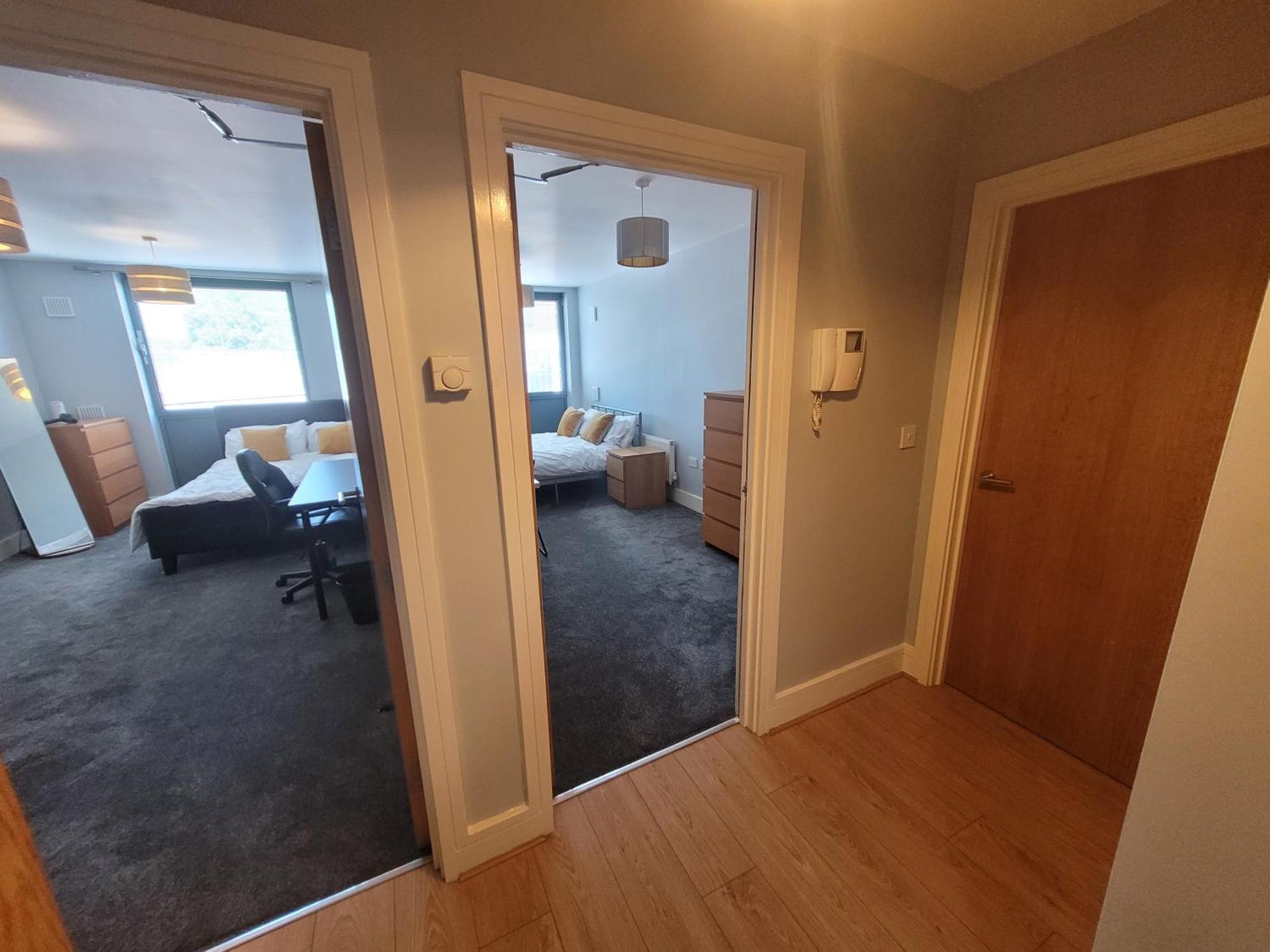 Lesley Court- A Lovely Spacious 2 Bedroom Apartment By Catchpole Stays 切姆 外观 照片